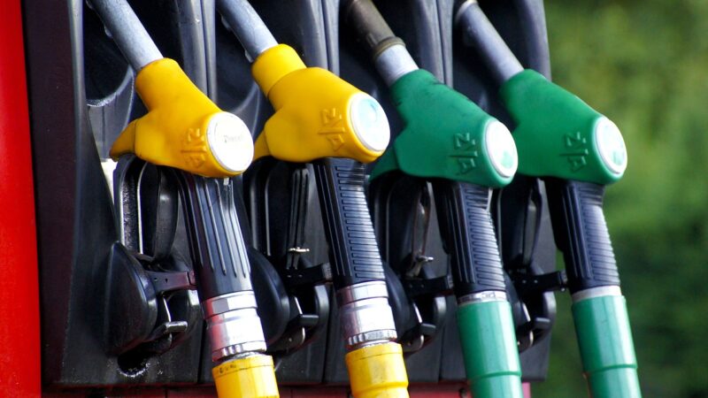 Unione Europea: Benzina e Diesel stop alle auto dal 2035.