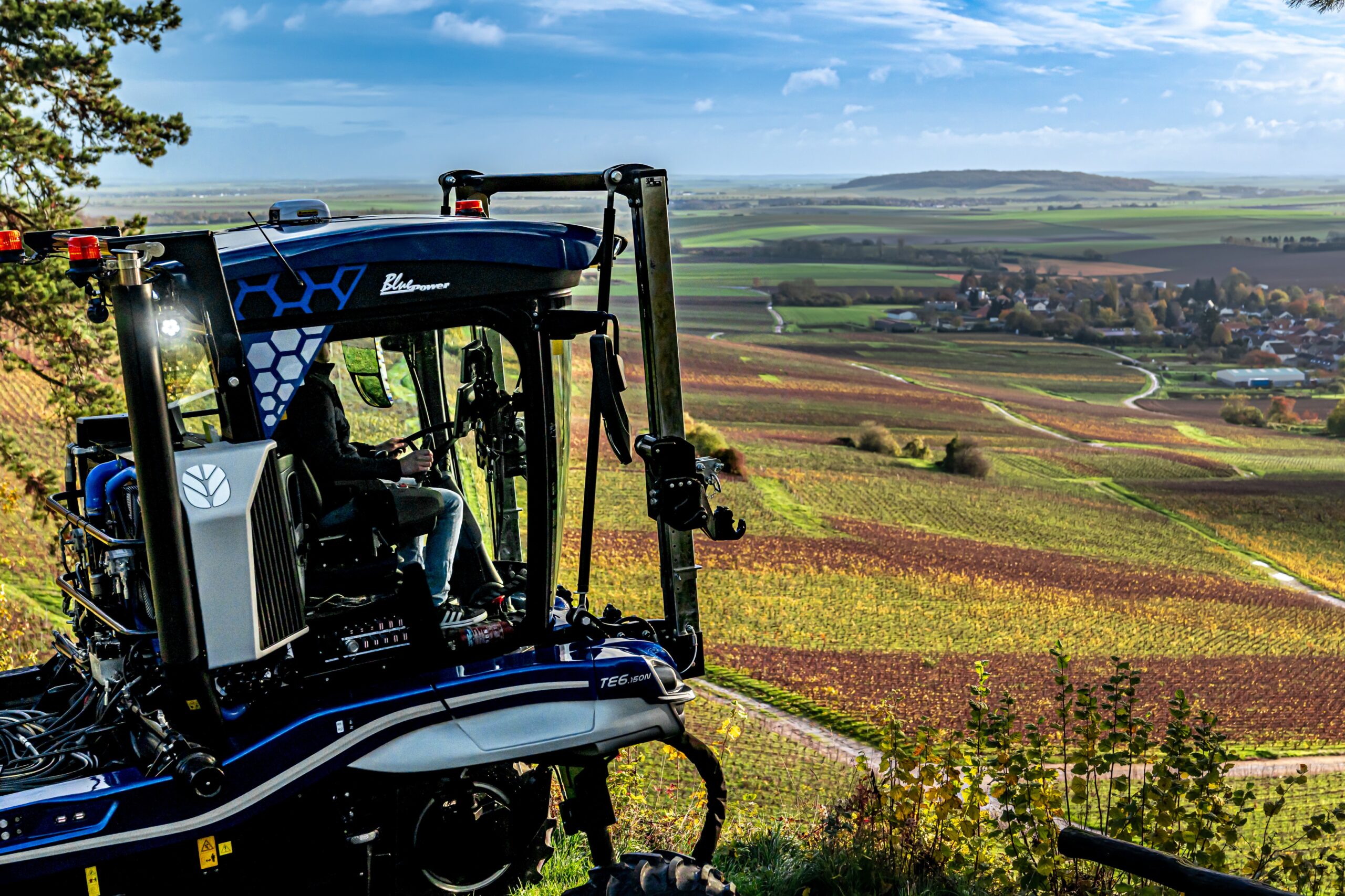 CNH Industrial investirà 21,4 milioni di euro nel suo Centro di eccellenza New Holland nella regione francese della Vandea