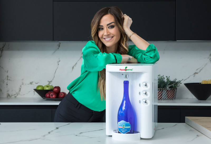 Giorgia Palmas è il nuovo volto della campagna di Aquafarma