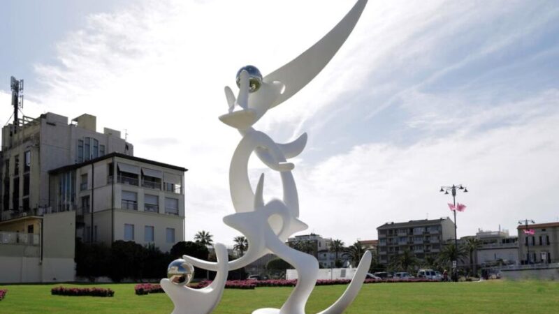 Viareggio: aperto il giardino dell’arte con le sculture di Gianfranco Meggiato