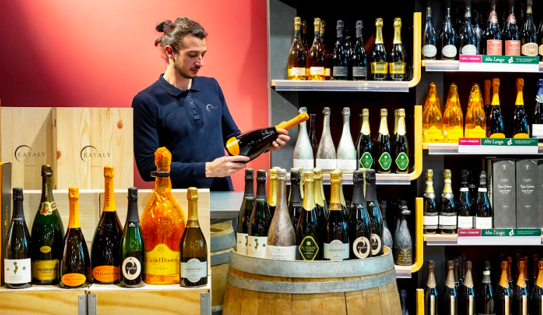 C’è bolla e bolla: Eataly dedica un mese ai vini più amati dell’estate con un focus speciale sulle bollicine autoctone