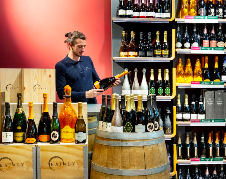 C’è bolla e bolla: Eataly dedica un mese ai vini più amati dell’estate con un focus speciale sulle bollicine autoctone