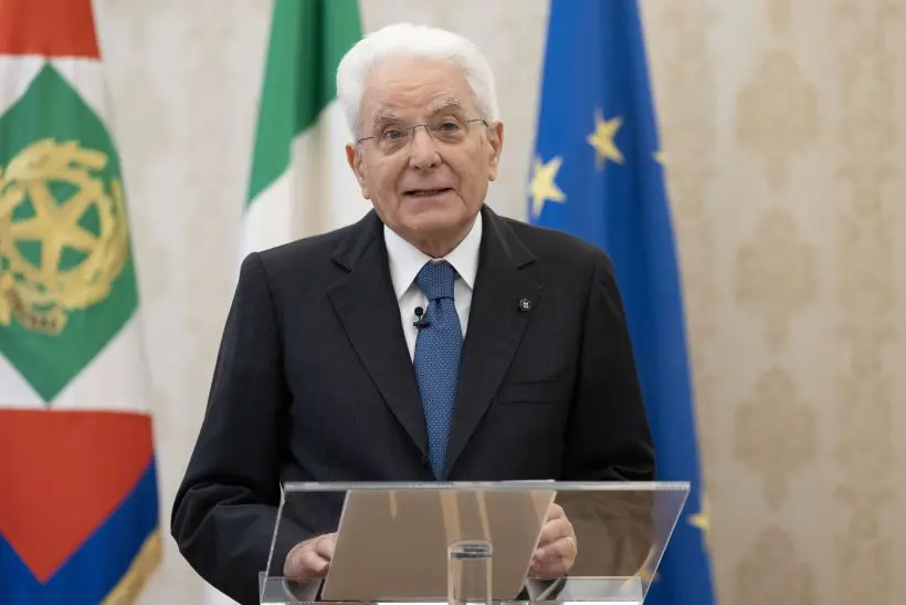 Mattarella “Urgente creare una difesa unica europea”