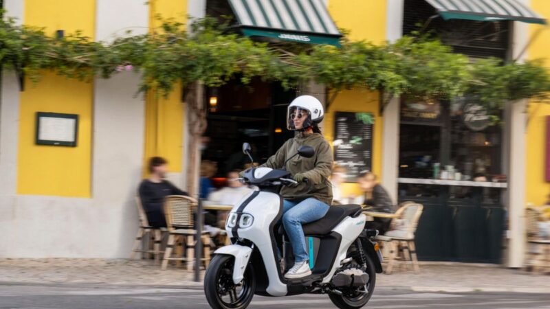 Yamaha NEO’s rivoluziona la mobilità urbana a impatto zero