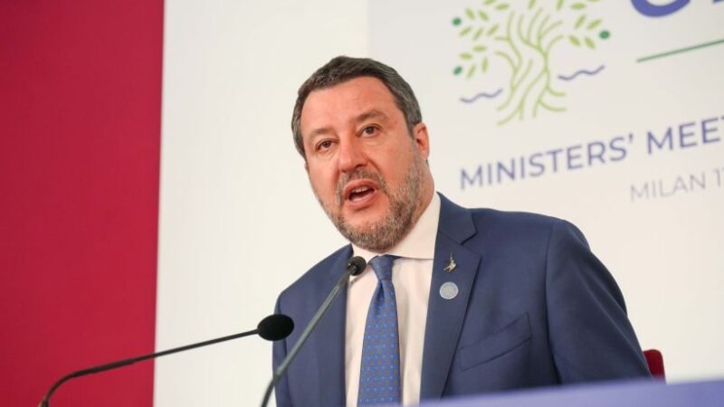 Salvini “Ci vuole più Italia in Europa, poteri forti non ci amano”