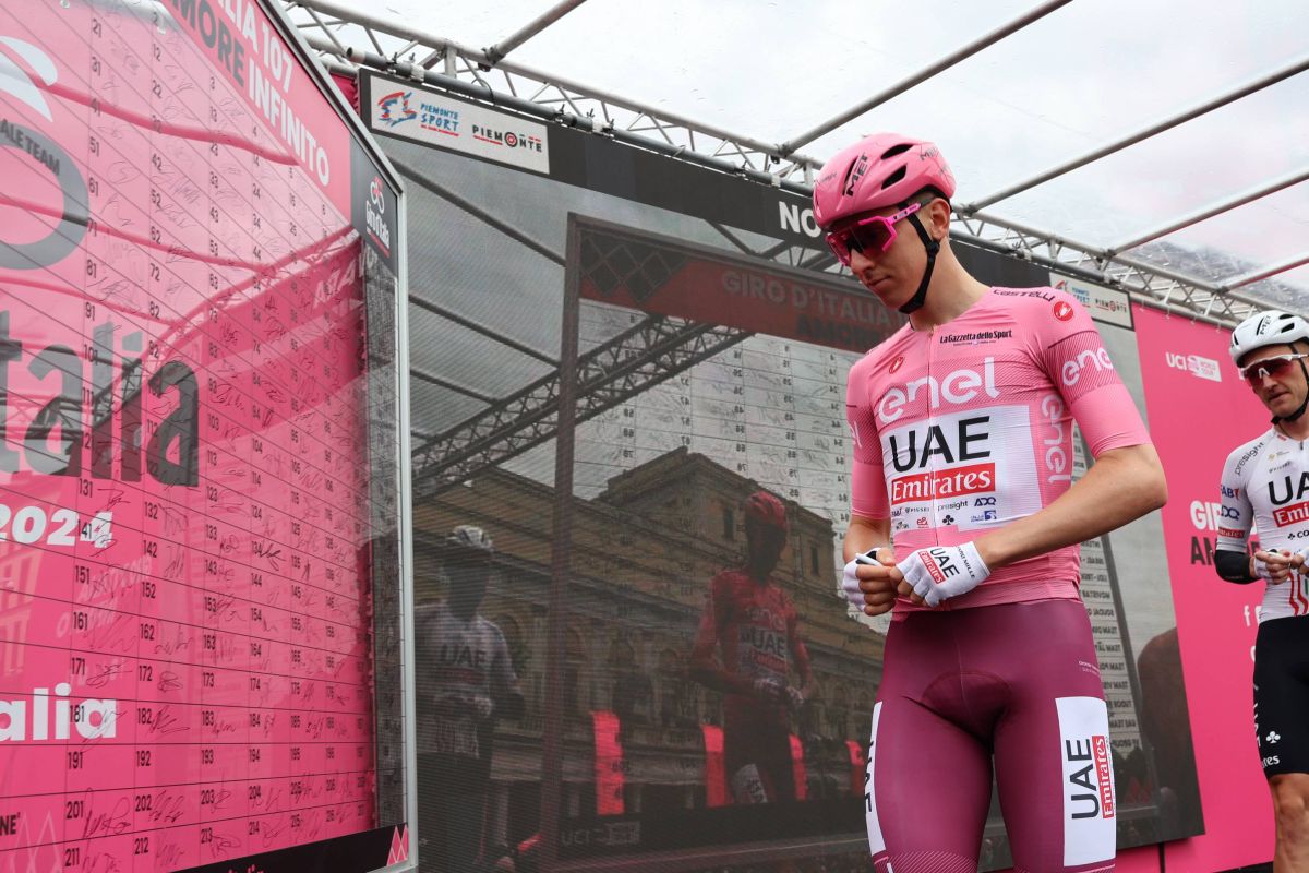 Merlier vince la 3^ tappa al Giro, Pogacar resta in rosa