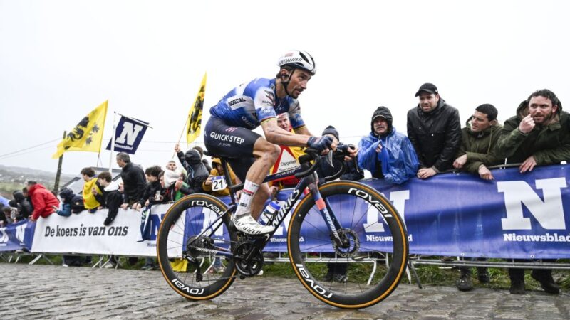 Alaphilippe vince la 12^ tappa al Giro, Pogacar resta in rosa