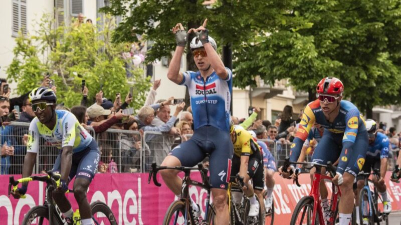 Merlier anticipa Milan in volata e vince la 18^ tappa al Giro