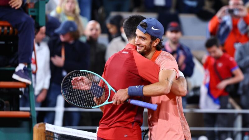 Musetti ko al quinto set al Roland Garros, Djokovic resta numero 1