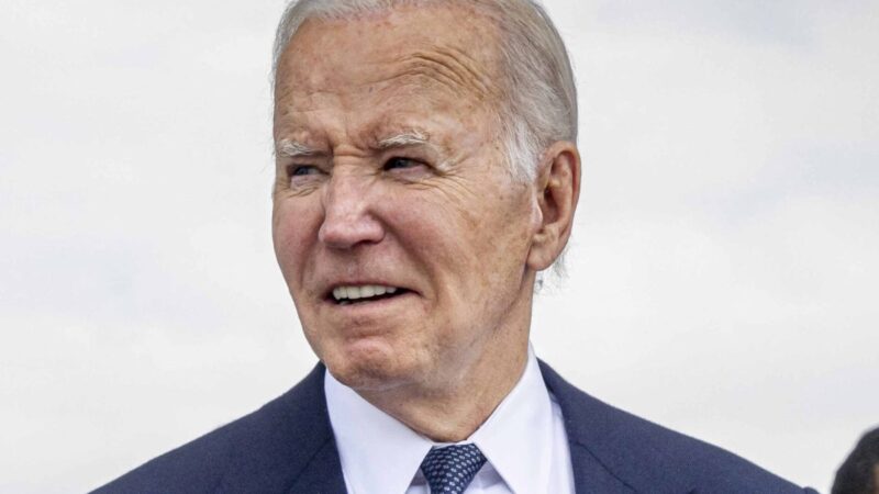 Biden commemora il D-Day “Dobbiamo difendere la democrazia”