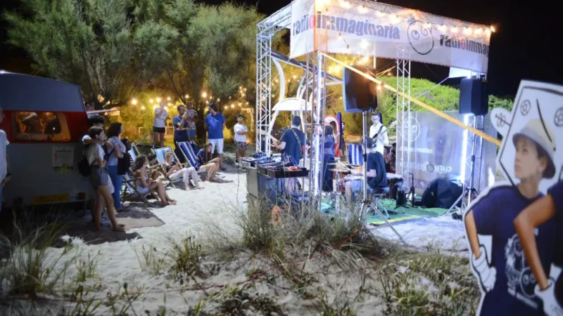 Radioimmaginaria racconta l’estate degli adolescenti sulle spiagge