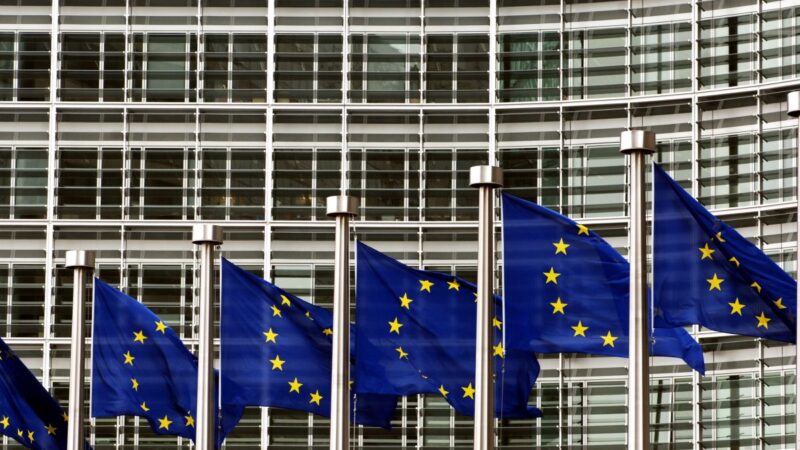 Ue, procedura deficit contro Italia e altri sei paesi