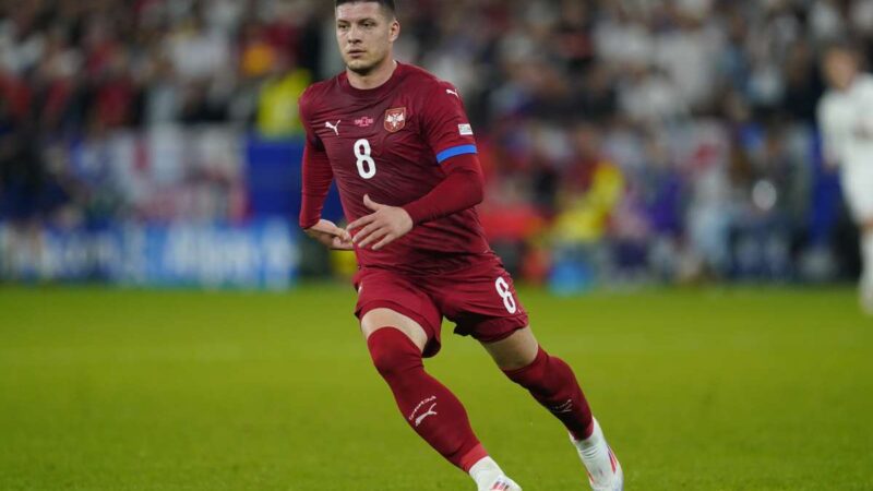 Jovic salva la Serbia in extremis, 1-1 con la Slovenia