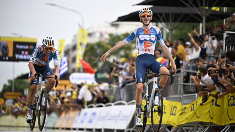 Bardet vince 1^ tappa al Tour in Italia e indossa la maglia gialla