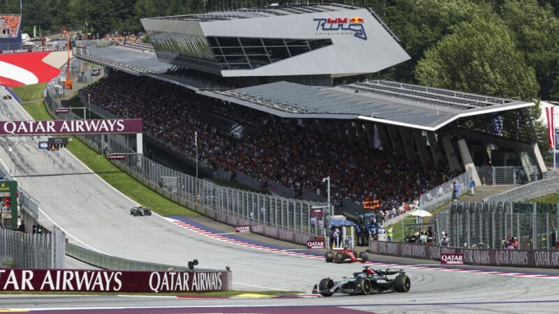 Scontro Verstappen-Norris, Russell vince in Austria e Sainz terzo