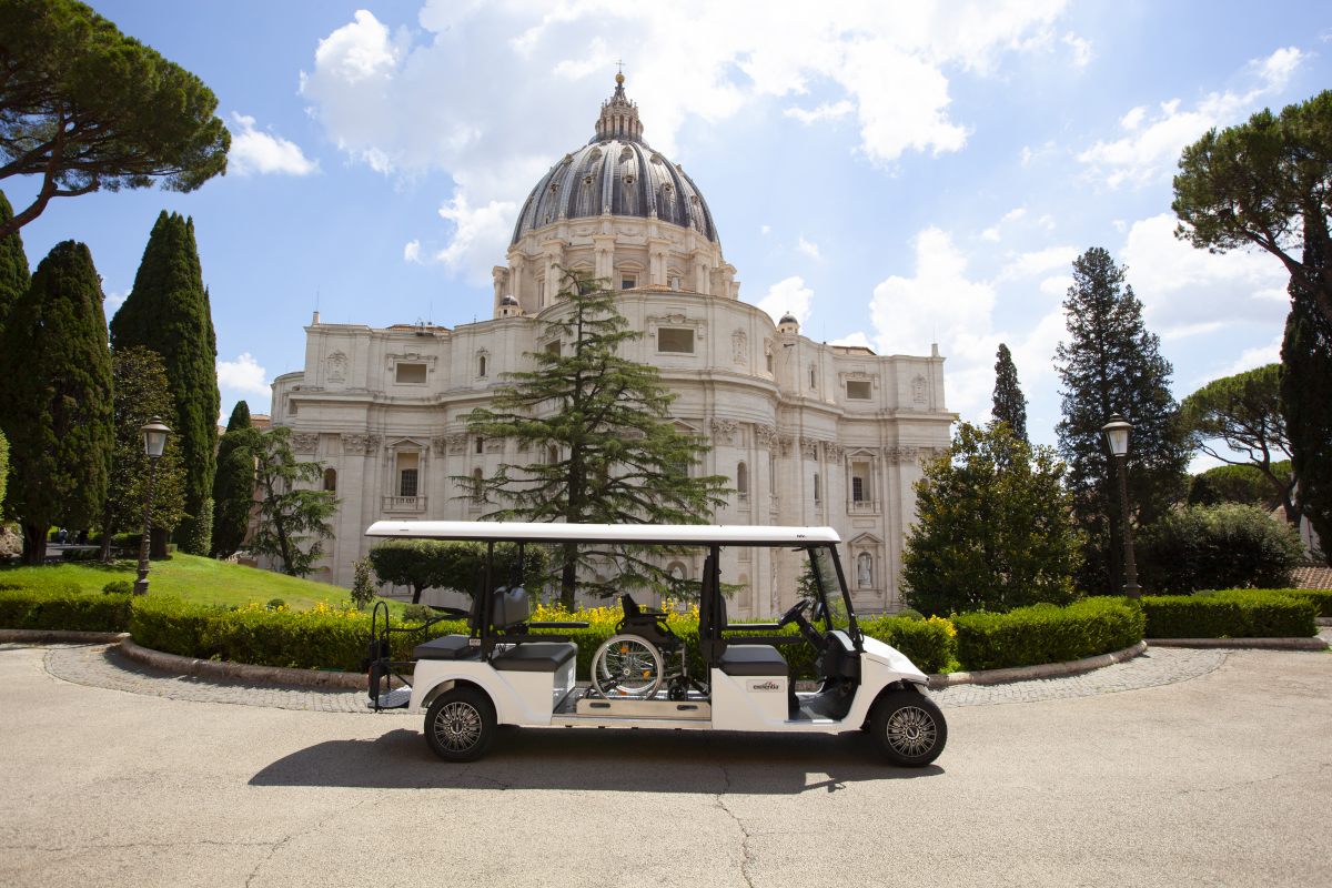 Exelentia, in Vaticano navetta elettrica per persone a mobilità ridotta