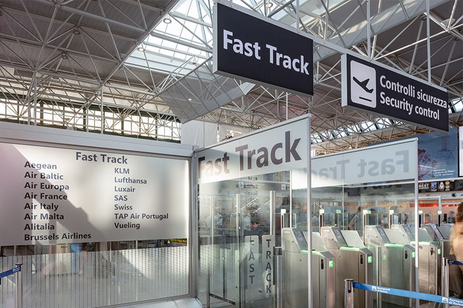 Telepass lancia il servizio “Fast Track” negli aeroporti di Roma