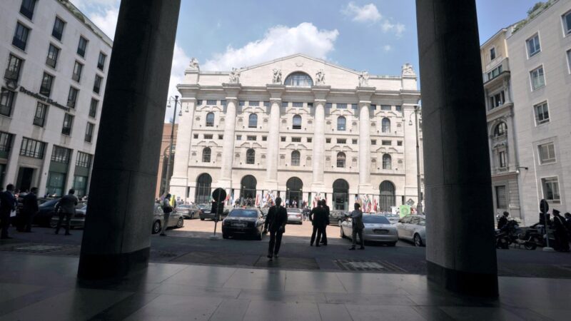 Piazza Affari apre in calo, Ftse Mib +0,12%