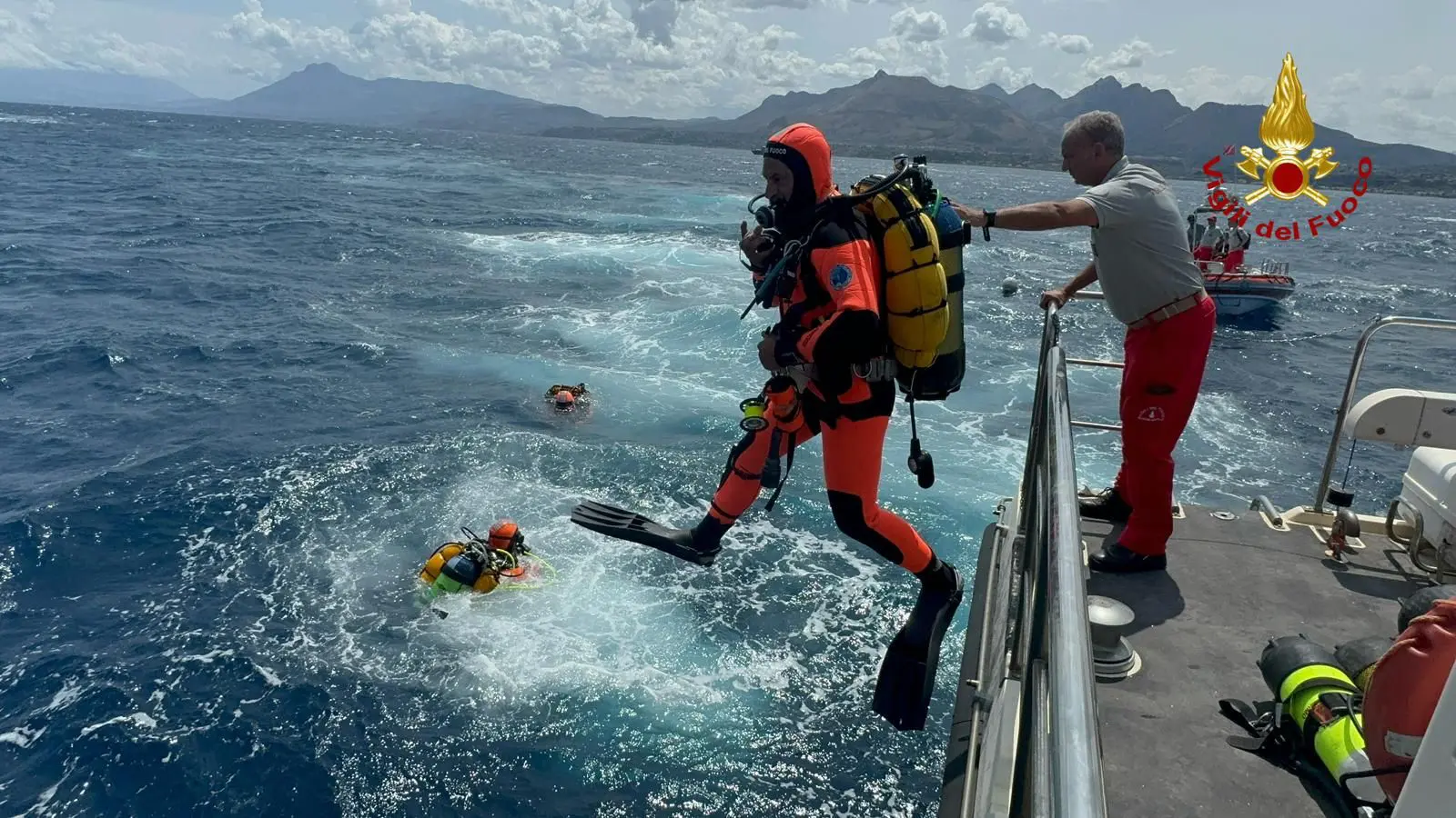 Naufragio nel palermitano, trovati i corpi di due dei sei dispersi