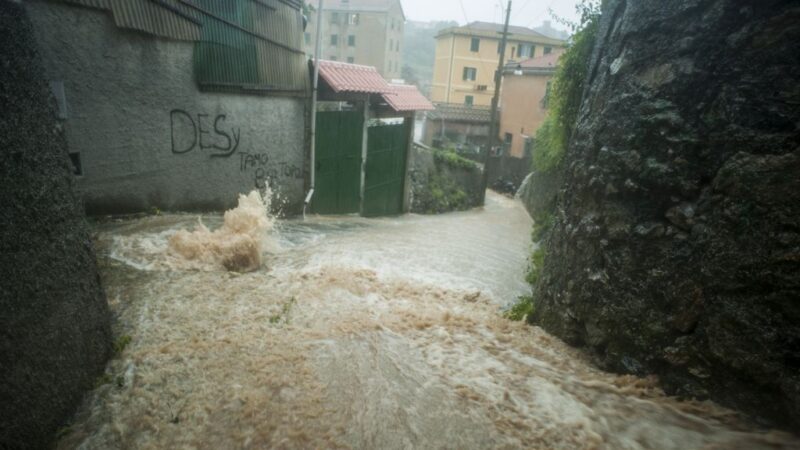 In Liguria maltempo con allerta arancione, esondazioni e frane