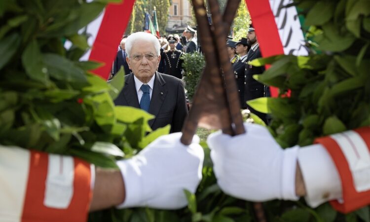 Anniversario della Difesa di Roma, Mattarella depone corone d’alloro