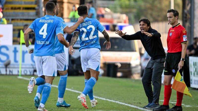 Il Napoli vince ancora, poker azzurro a Cagliari