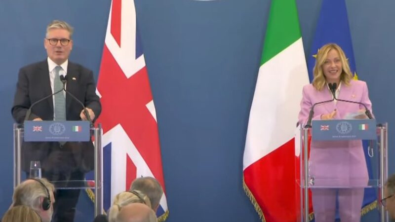 Migranti, Meloni “Con Starmer obiettivo lotta a traffico essere umani”