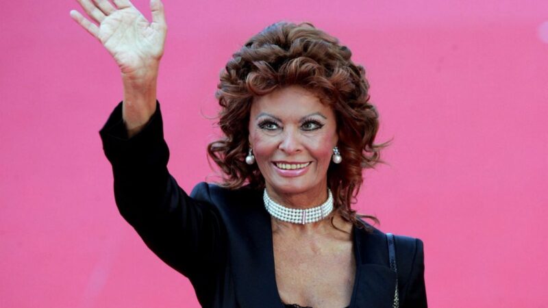 Sophia Loren compie 90 anni, Mattarella “Immagine di bellezza e arte nel mondo”