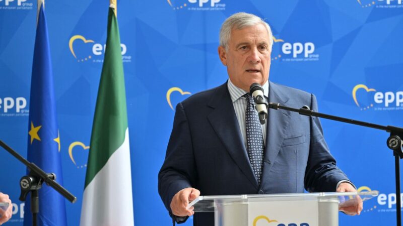 Tajani “Combattimenti in corso, gli italiani lascino il Libano”