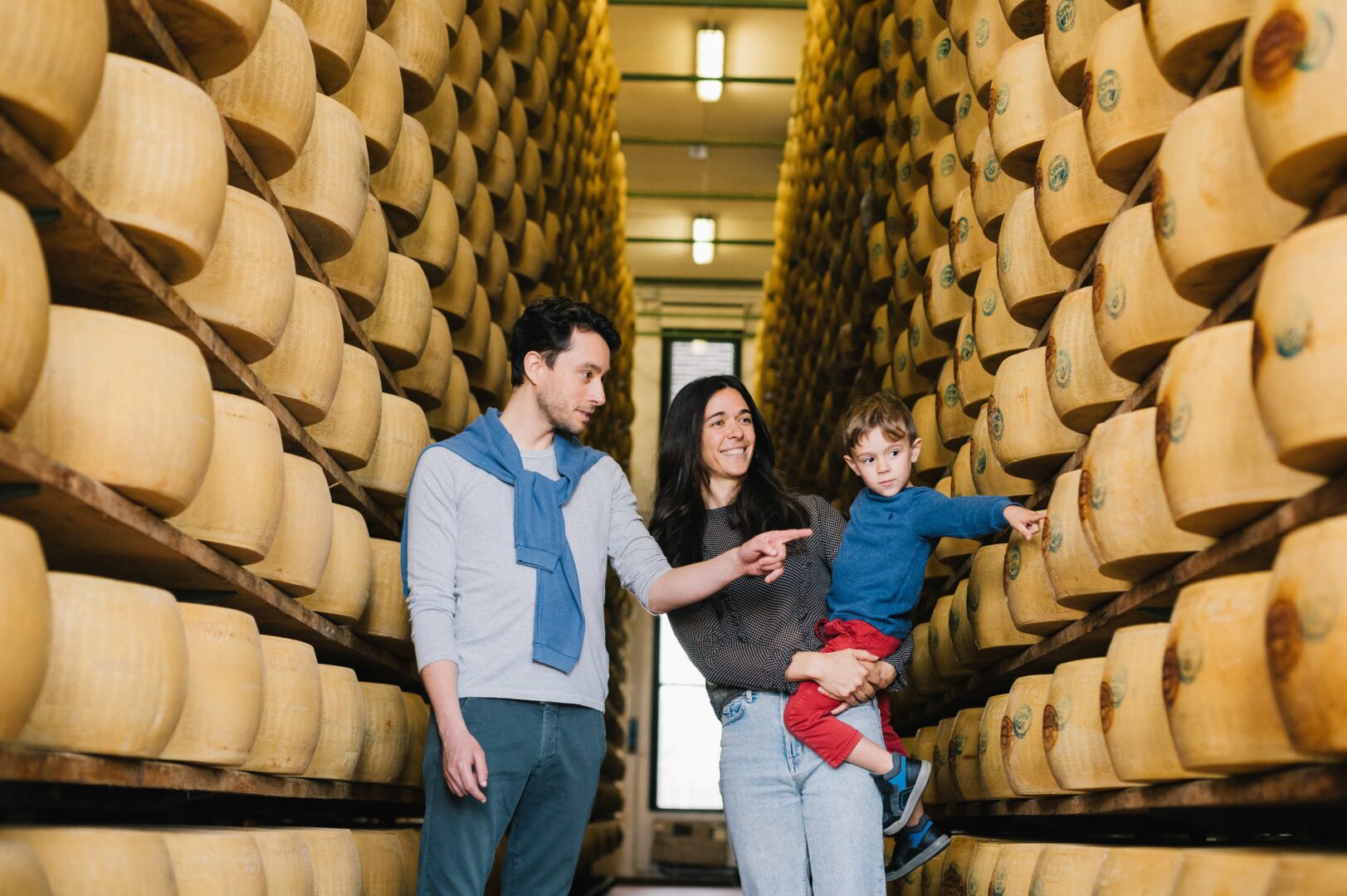 Parmigiano Reggiano, nel weekend tornano i “Caseifici aperti”