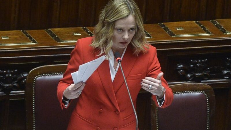 Meloni “Difenderemo i nostri confini, in Italia solo legalmente”