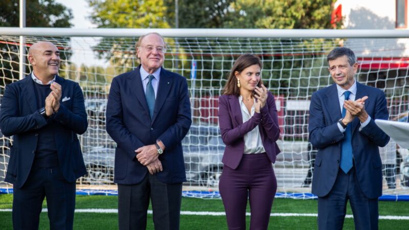 Milano, inaugurato campo da calcio per i ragazzi del quartiere Baggio