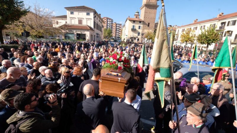 In migliaia a Giaveno per ultimo saluto a Matilde Lorenzi