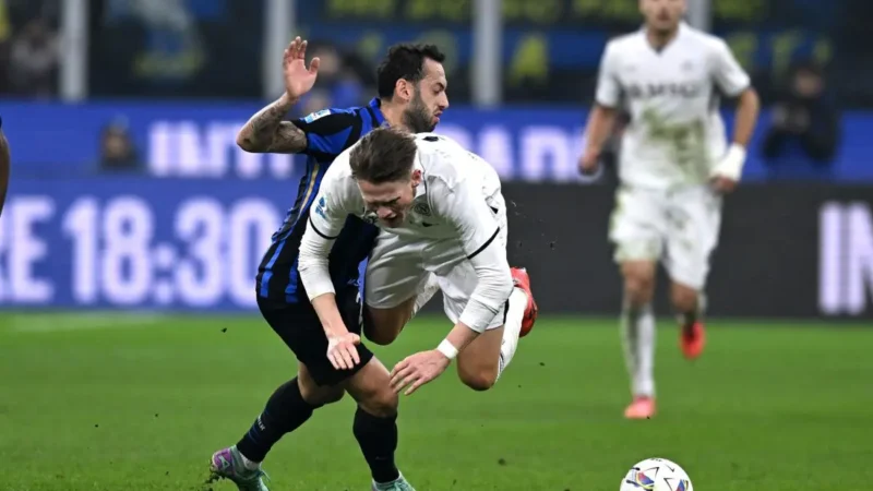 Inter-Napoli 1-1, Calhanoglu risponde a McTominay