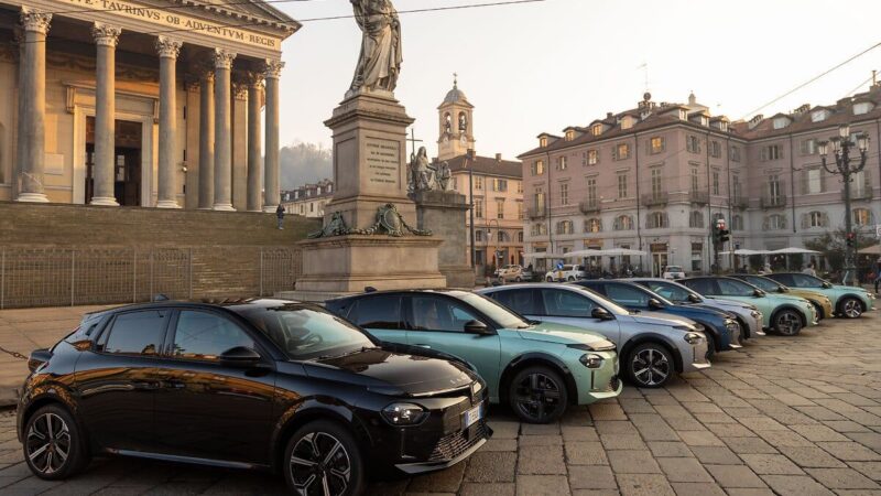 Parte da Torino il tour della Nuova Lancia Ypsilon