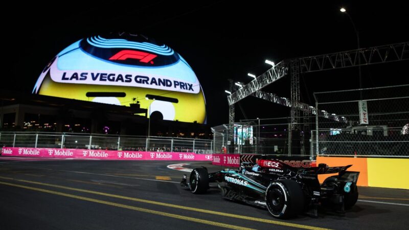 Russell in pole a Las Vegas, Sainz secondo e Leclerc quarto