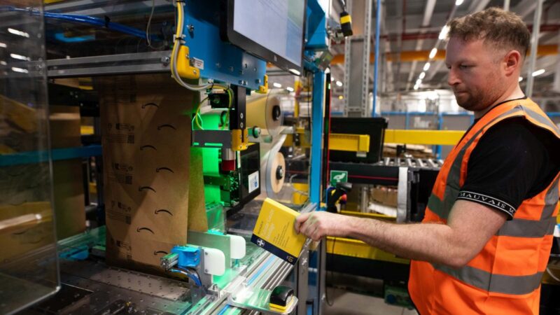 L’innovazione Amazon nel settore degli imballaggi passa dal Lab italiano