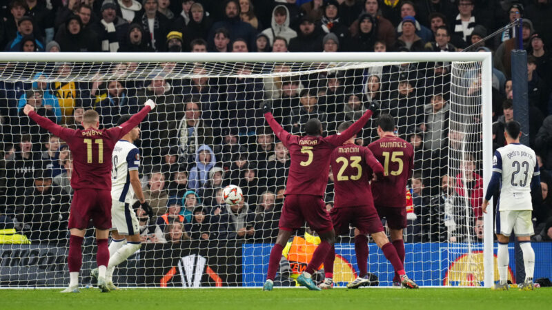 Hummels pareggia al 91°, Tottenham-Roma 2-2