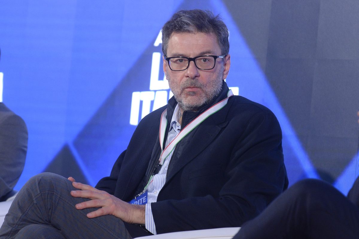 Giorgetti “Crescita asfittica, declino demografico è gravissimo”