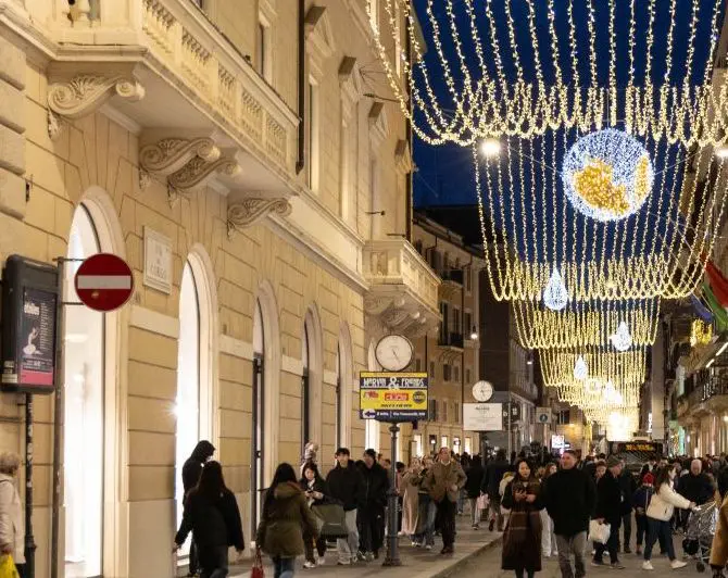 A Natale accelerano i consumi, spesi 9 miliardi