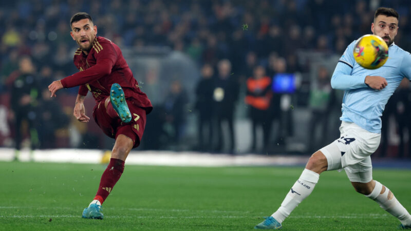 Pellegrini e Saelemaekers decidono il derby, Roma-Lazio 2-0