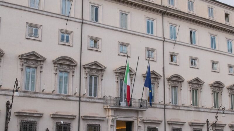 Cdm proclama 5 giorni di lutto nazionale per la morte del Papa