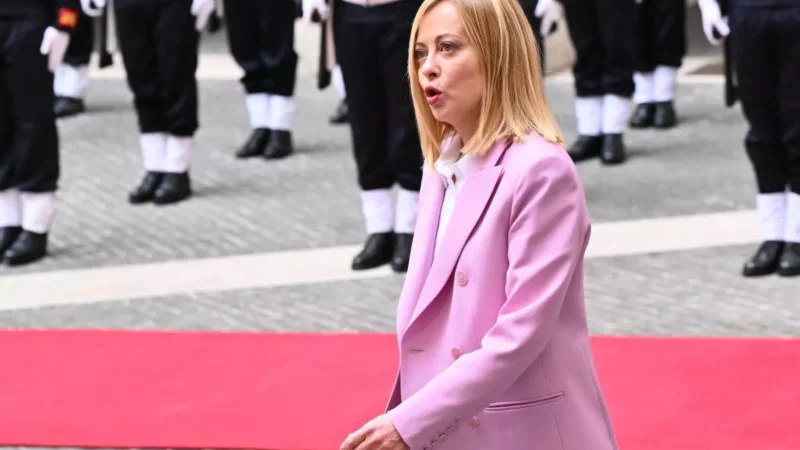 Meloni incontra Zelensky “Bene Kiev, Russia dimostri volere pace”