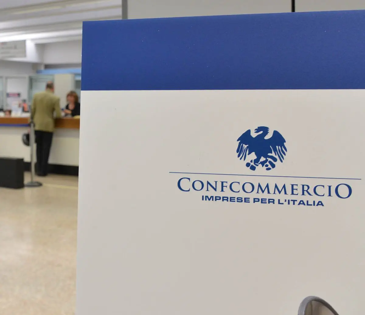 Confcommercio, ad aprile cala l’indice del disagio sociale