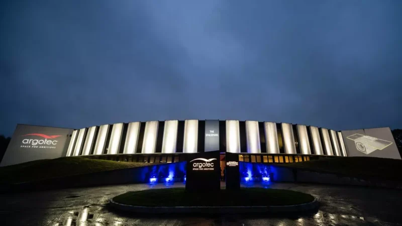 Cresce la costellazione italiana IRIDE, lancio simultaneo di altri sette satelliti