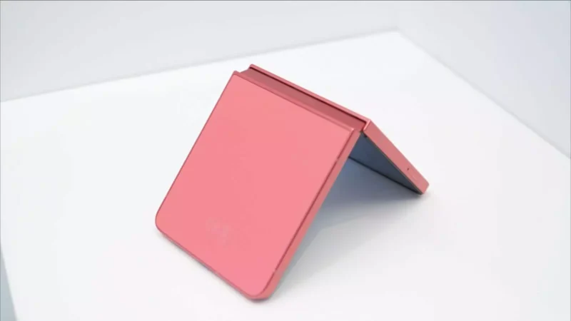 Samsung lancia la nuova generazione di pieghevoli e potenzia l’IA