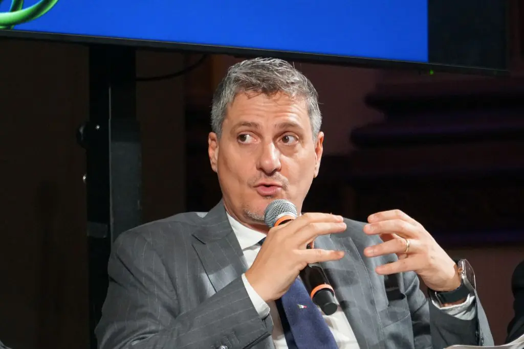 Barachini “Importante che l’Italia abbia fatto una legge specifica di visione sull’Intelligenza artificiale” / Video