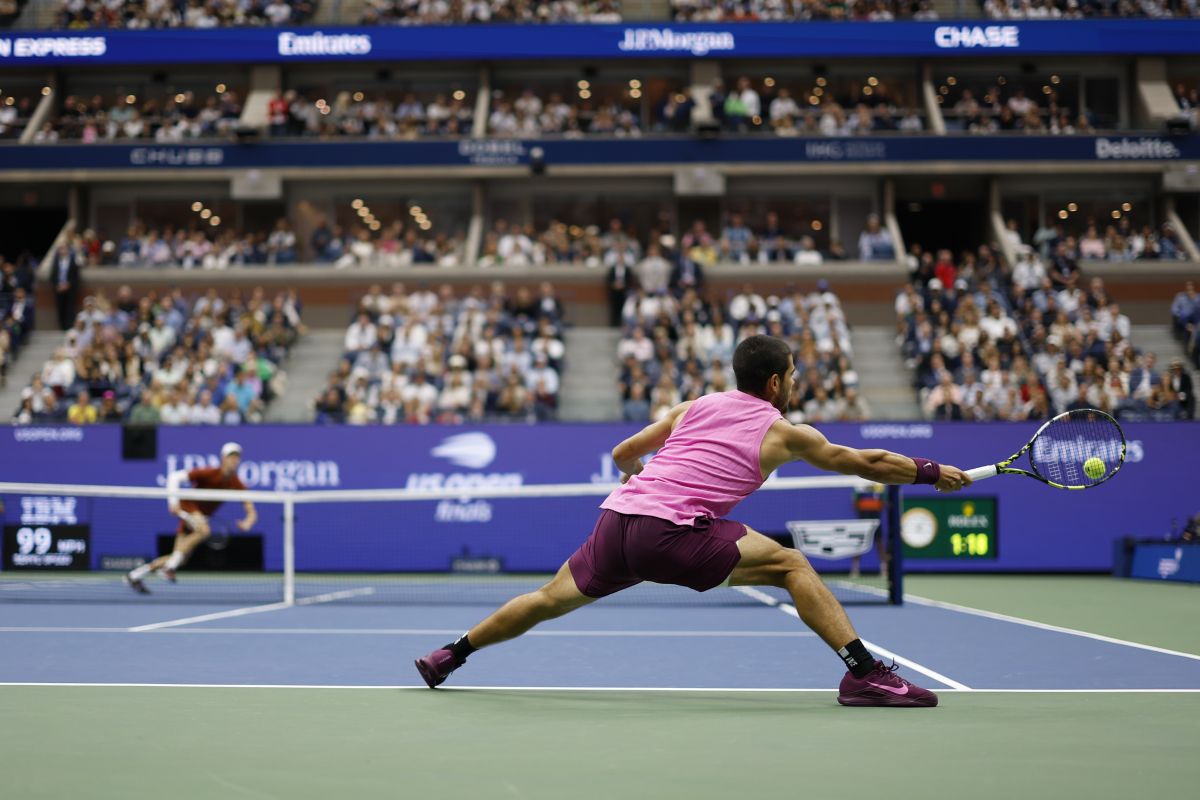 Alcaraz batte Sinner, vince gli Us Open e vola sulla vetta Atp
