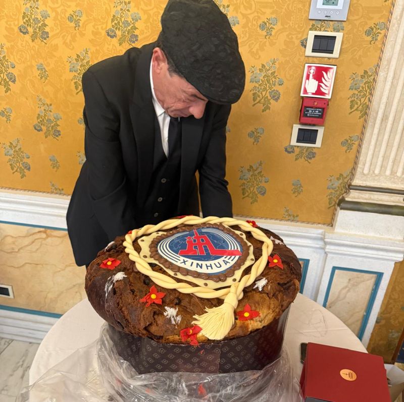 Un panettone speciale del maestro Fiasconaro al Forum Italia-Cina