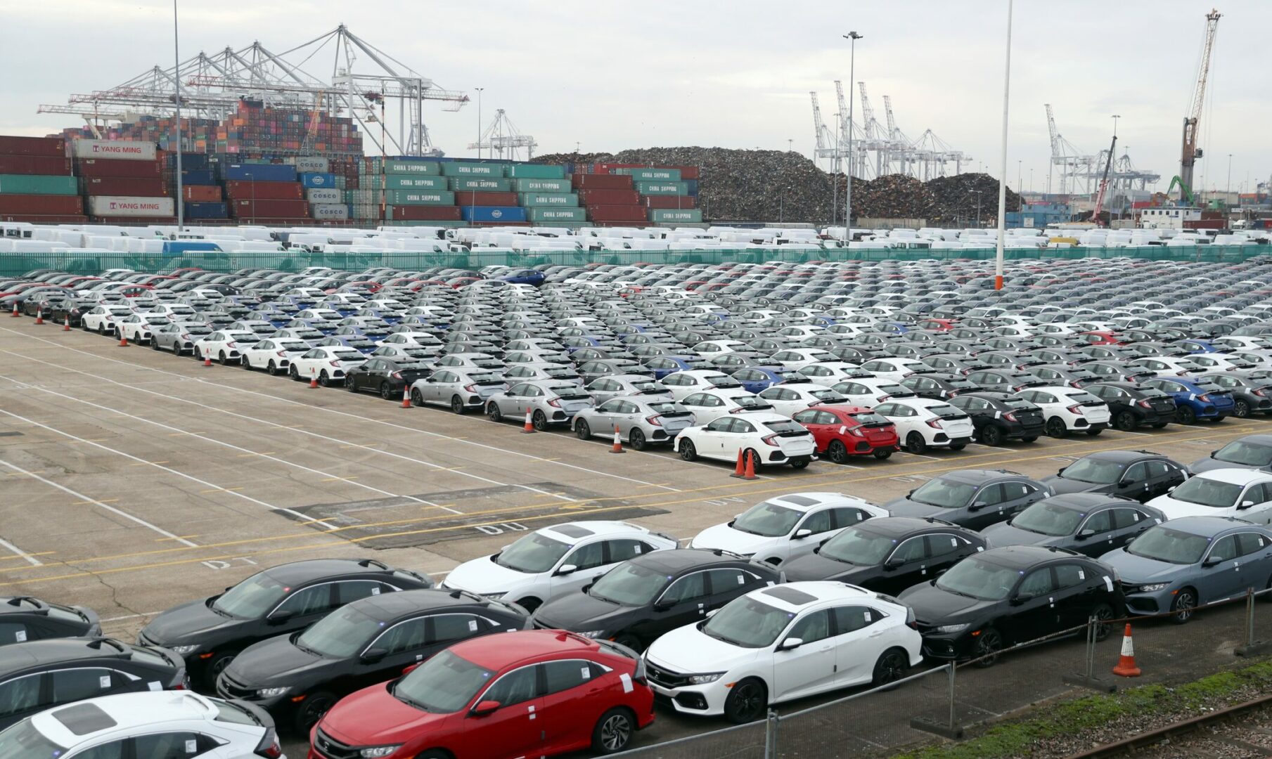 A novembre le immatricolazioni delle automobili stabili rispetto allo stesso mese del 2024